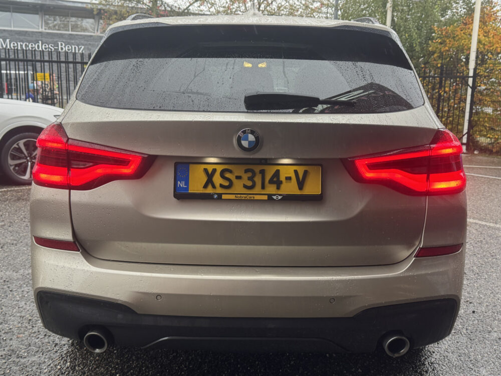 BMW X3 xDrive20i High Executive // FULL LED // NAVI // PANO/SCHUIFKANTELDAK // CAMERA // ADAPTIVE CRUISE // M-PAKKET 7