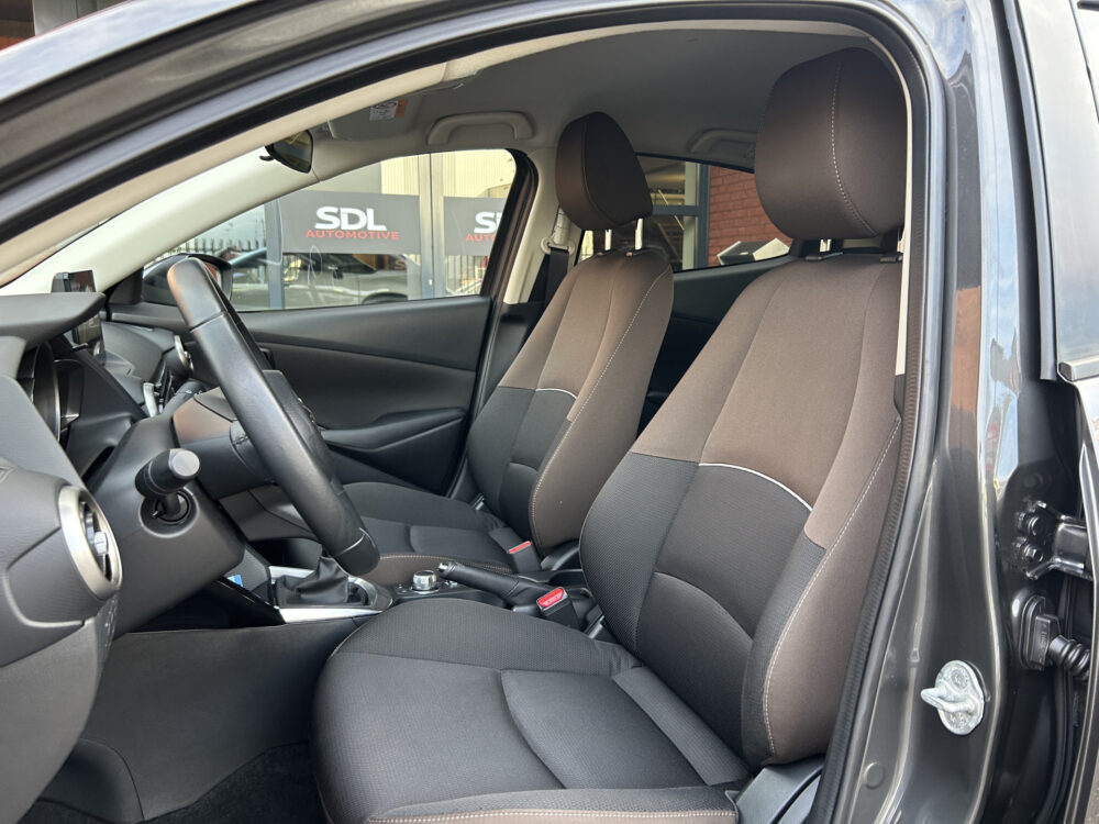 Mazda 2 1.5 Skyactiv-G Comfort // NAVI + CARPLAY // PDC // CRUISE // AIRCO // STOELVERWARMING 8