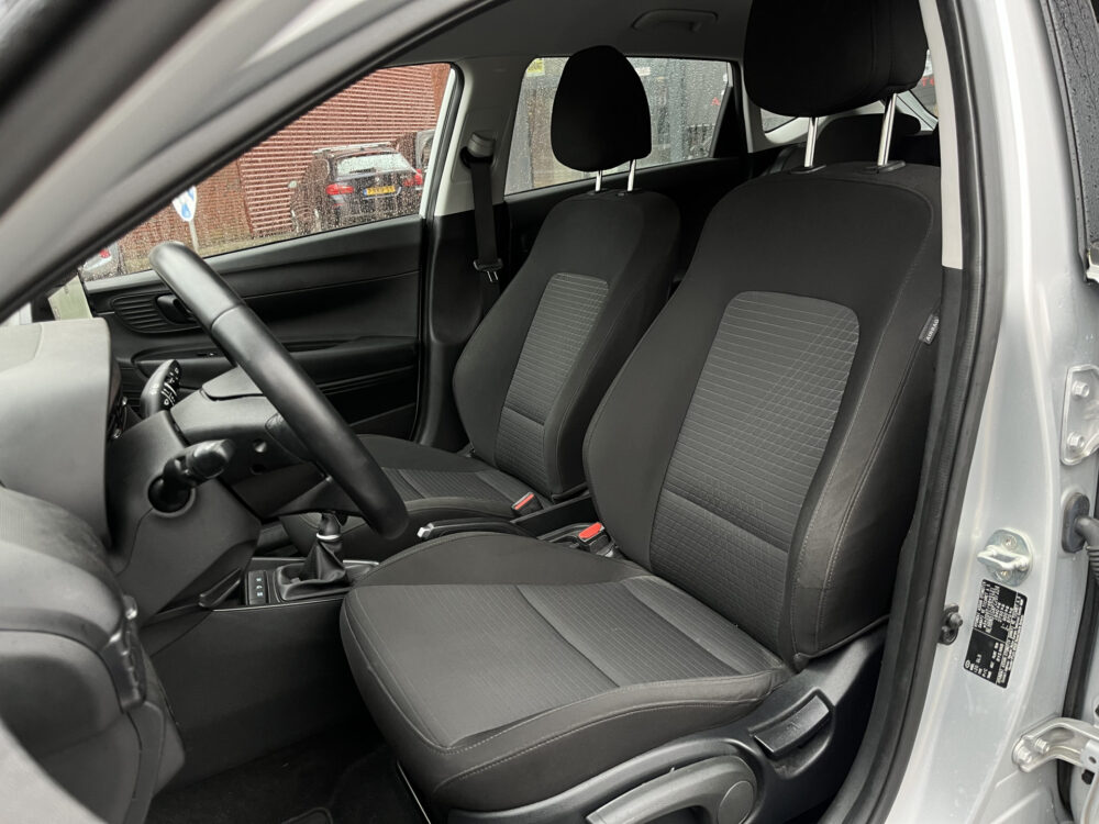 Hyundai i20 1.0 T-GDI Comfort Smart // DIGITAL COCKPIT // CRUISE // CAMERA+SENSOREN // NAVI+CARPLAY // 11