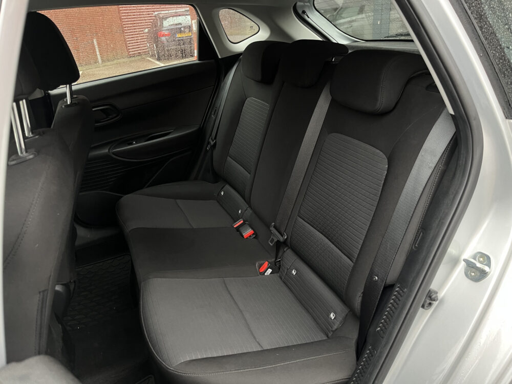 Hyundai i20 1.0 T-GDI Comfort Smart // DIGITAL COCKPIT // CRUISE // CAMERA+SENSOREN // NAVI+CARPLAY // 12