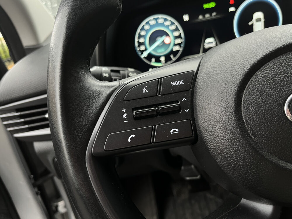 Hyundai i20 1.0 T-GDI Comfort Smart // DIGITAL COCKPIT // CRUISE // CAMERA+SENSOREN // NAVI+CARPLAY // 16