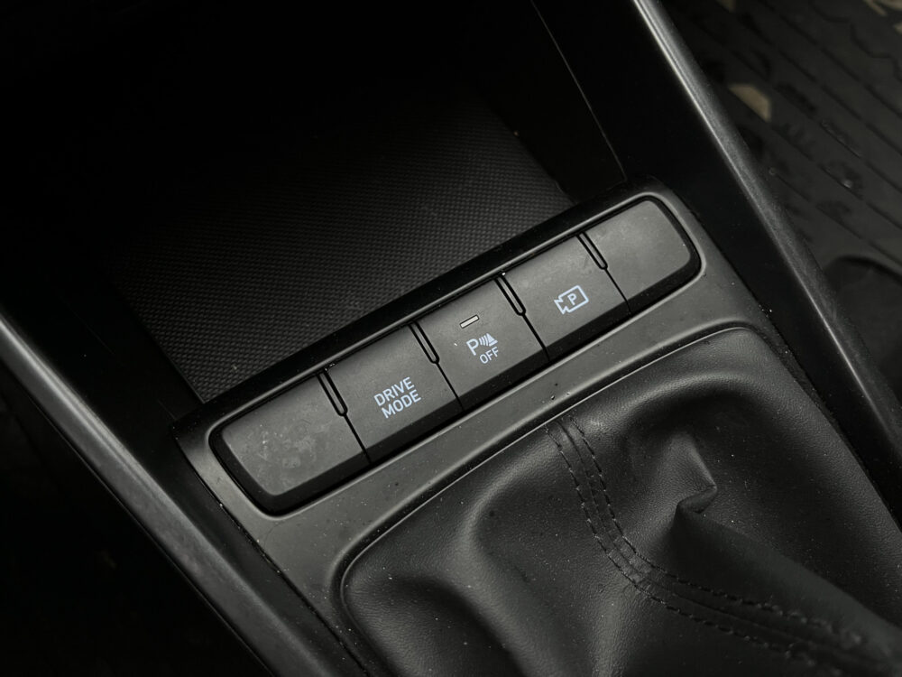 Hyundai i20 1.0 T-GDI Comfort Smart // DIGITAL COCKPIT // CRUISE // CAMERA+SENSOREN // NAVI+CARPLAY // 22