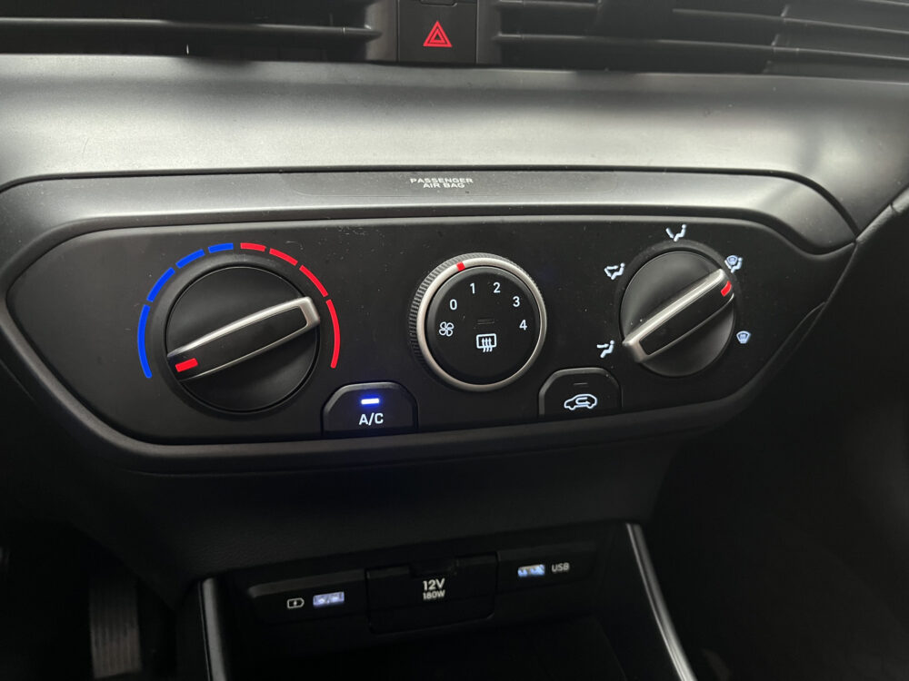 Hyundai i20 1.0 T-GDI Comfort Smart // DIGITAL COCKPIT // CRUISE // CAMERA+SENSOREN // NAVI+CARPLAY // 23