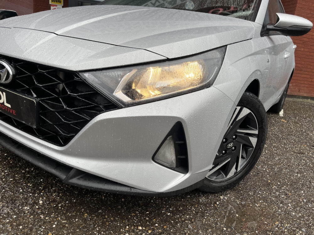 Hyundai i20 1.0 T-GDI Comfort Smart // DIGITAL COCKPIT // CRUISE // CAMERA+SENSOREN // NAVI+CARPLAY // 9