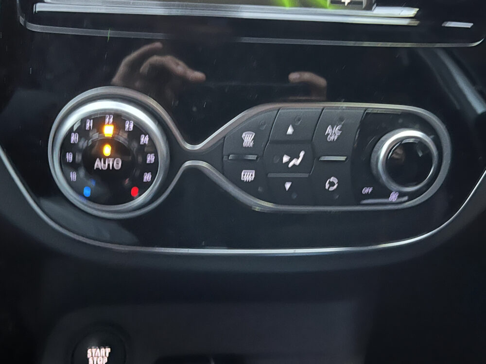 Renault Captur 1.3 TCe Intens // 1e EIGENAAR!! // AUTOMAAT // CRUISE // CAMERA // CLIMA // NAVI // BLUETOOTH // 18