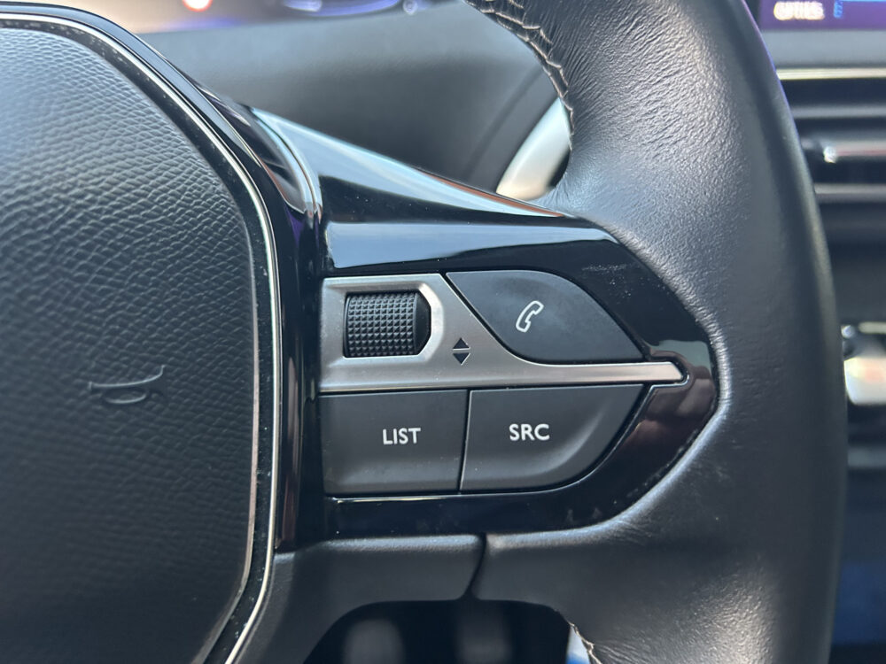 Peugeot 3008 1.2 PureTech Allure 1e EIGENAAR!! // LED // NAVI + CARPLAY // PDC V+A // CAMERA V+A // PANO/SCHUIFKANTELDAK 10