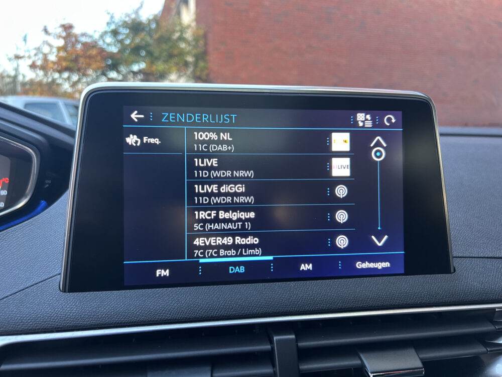 Peugeot 3008 1.2 PureTech Allure 1e EIGENAAR!! // LED // NAVI + CARPLAY // PDC V+A // CAMERA V+A // PANO/SCHUIFKANTELDAK 19