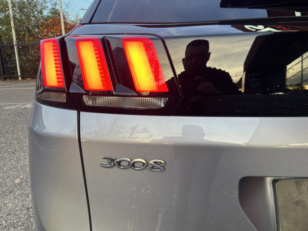 Peugeot 3008 1.2 PureTech Allure 1e EIGENAAR!! // LED // NAVI + CARPLAY // PDC V+A // CAMERA V+A // PANO/SCHUIFKANTELDAK 30
