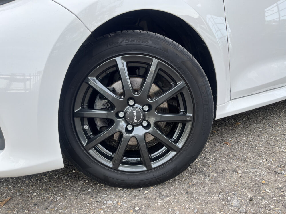 Toyota Yaris 1.5 Hybrid Business Plus // ADAPTIEVE CRUISE // NAVI+CARPLAY // CAMERA // CLIMA // STOELVERWARMING // 10