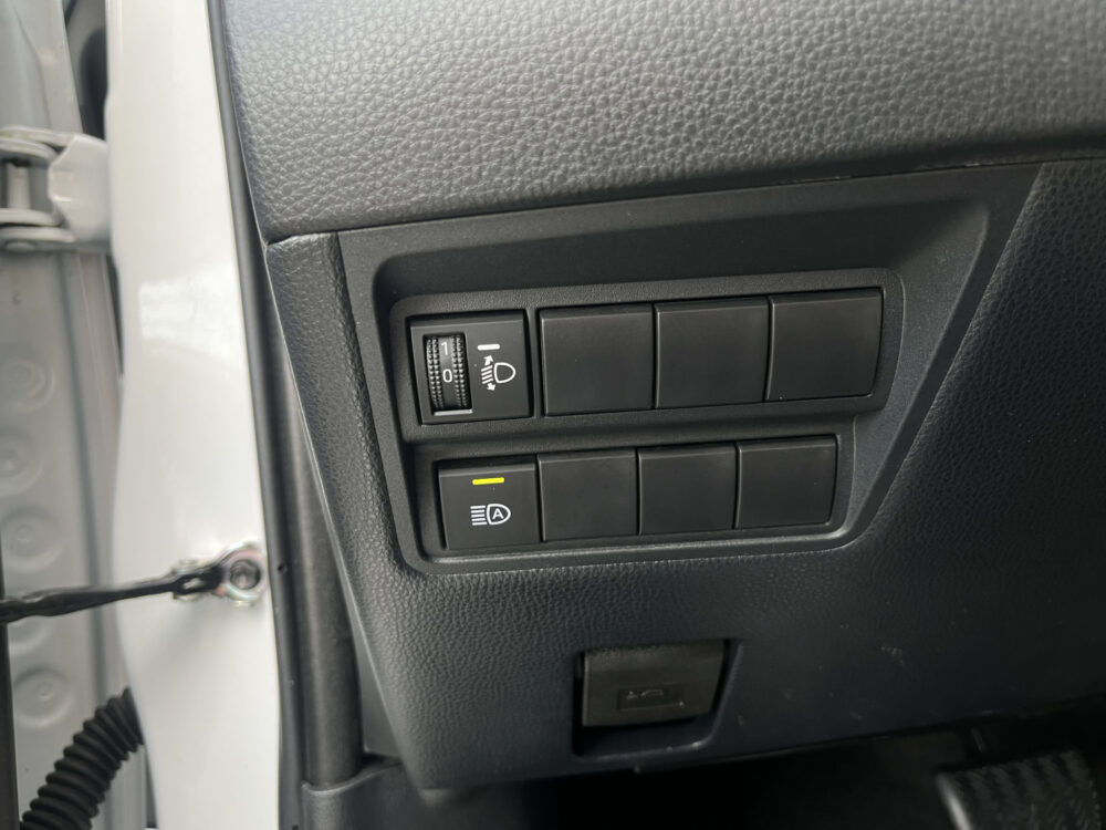 Toyota Yaris 1.5 Hybrid Business Plus // ADAPTIEVE CRUISE // NAVI+CARPLAY // CAMERA // CLIMA // STOELVERWARMING // 17