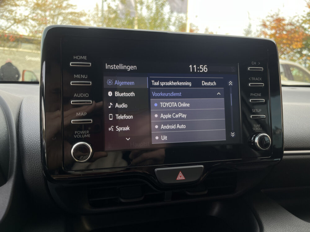 Toyota Yaris 1.5 Hybrid Business Plus // ADAPTIEVE CRUISE // NAVI+CARPLAY // CAMERA // CLIMA // STOELVERWARMING // 27