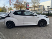 Toyota Yaris 1.5 Hybrid Business Plus // ADAPTIEVE CRUISE // NAVI+CARPLAY // CAMERA // CLIMA // STOELVERWARMING // 40