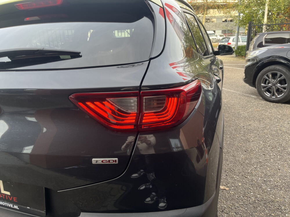 Kia Stonic 1.0 T-GDi ExecutiveLine // LED // KEYLESS // DODEHOEK // HALF LEDER // NAVI+CARPLAY // AFN. TREKHAAK // STOEL+STUURVERWARMING // 12