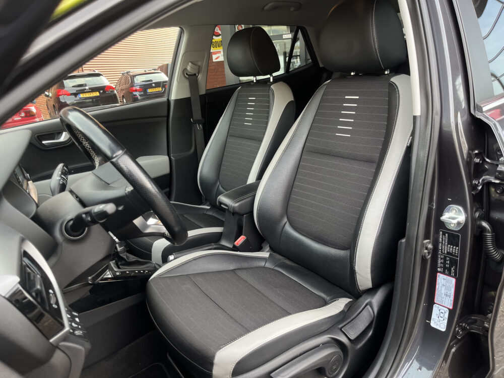 Kia Stonic 1.0 T-GDi ExecutiveLine // LED // KEYLESS // DODEHOEK // HALF LEDER // NAVI+CARPLAY // AFN. TREKHAAK // STOEL+STUURVERWARMING // 14
