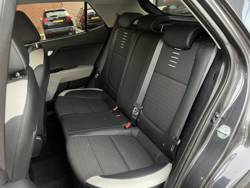 Kia Stonic 1.0 T-GDi ExecutiveLine // LED // KEYLESS // DODEHOEK // HALF LEDER // NAVI+CARPLAY // AFN. TREKHAAK // STOEL+STUURVERWARMING // 15