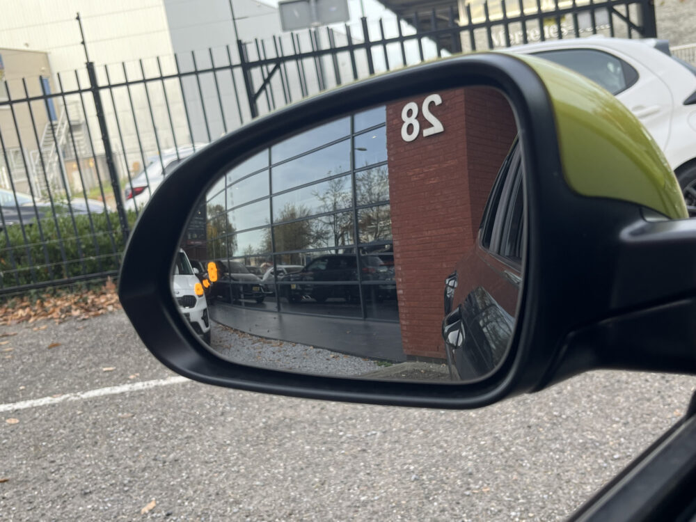 Kia Stonic 1.0 T-GDi ExecutiveLine // LED // KEYLESS // DODEHOEK // HALF LEDER // NAVI+CARPLAY // AFN. TREKHAAK // STOEL+STUURVERWARMING // 18