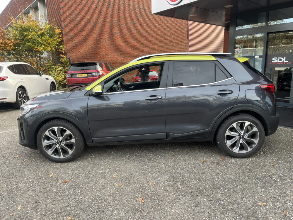 Kia Stonic 1.0 T-GDi ExecutiveLine // LED // KEYLESS // DODEHOEK // HALF LEDER // NAVI+CARPLAY // AFN. TREKHAAK // STOEL+STUURVERWARMING // 2