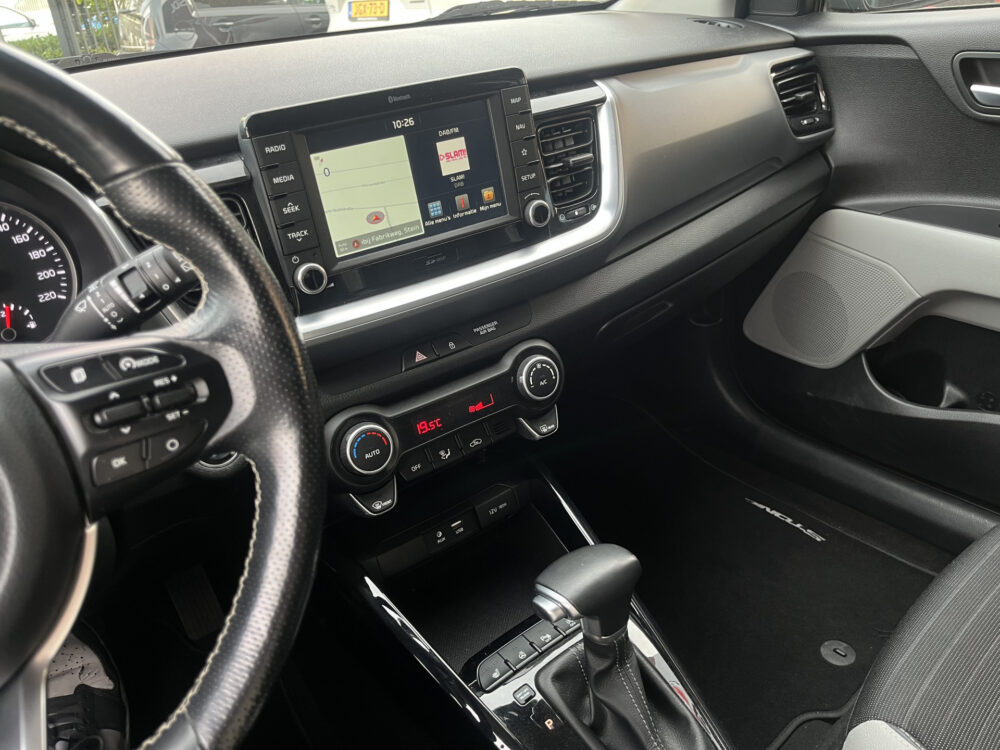 Kia Stonic 1.0 T-GDi ExecutiveLine // LED // KEYLESS // DODEHOEK // HALF LEDER // NAVI+CARPLAY // AFN. TREKHAAK // STOEL+STUURVERWARMING // 24