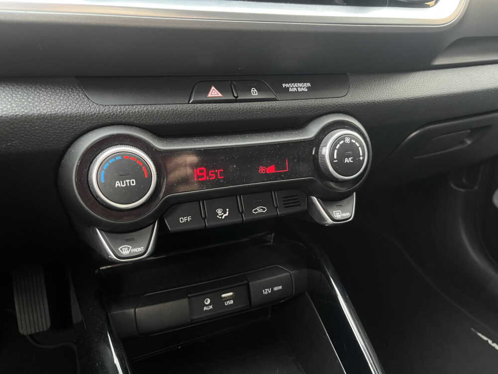 Kia Stonic 1.0 T-GDi ExecutiveLine // LED // KEYLESS // DODEHOEK // HALF LEDER // NAVI+CARPLAY // AFN. TREKHAAK // STOEL+STUURVERWARMING // 27
