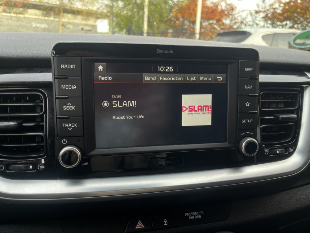 Kia Stonic 1.0 T-GDi ExecutiveLine // LED // KEYLESS // DODEHOEK // HALF LEDER // NAVI+CARPLAY // AFN. TREKHAAK // STOEL+STUURVERWARMING // 30