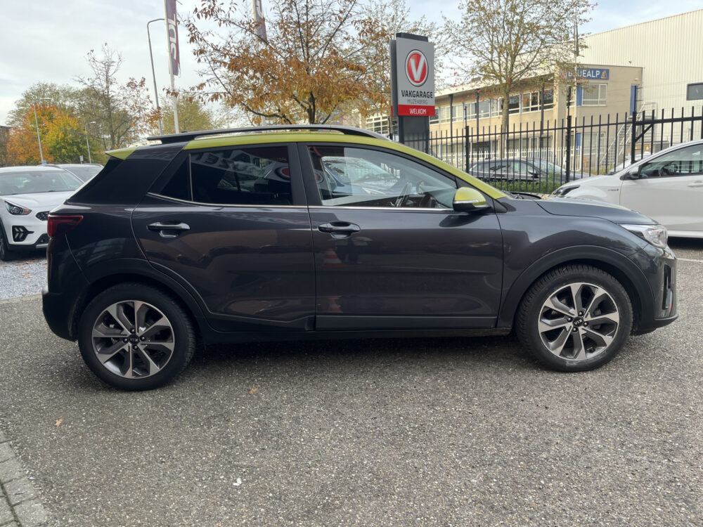 Kia Stonic 1.0 T-GDi ExecutiveLine // LED // KEYLESS // DODEHOEK // HALF LEDER // NAVI+CARPLAY // AFN. TREKHAAK // STOEL+STUURVERWARMING // 6