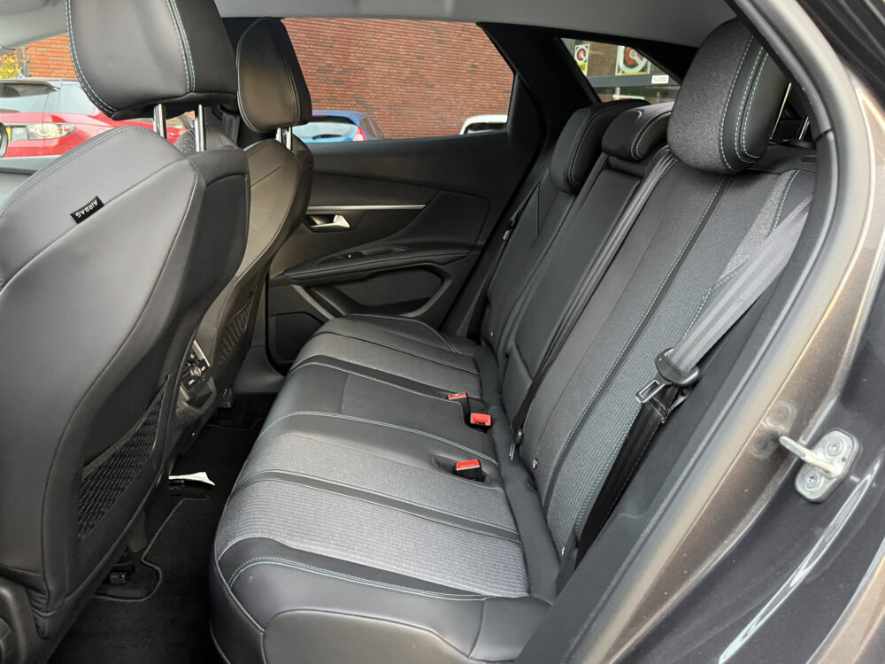 Peugeot 3008 1.6 HYbrid 225 Allure // NAVI // CAMERA // CLIMA // CRUISE // STOELVERWARMING // 10