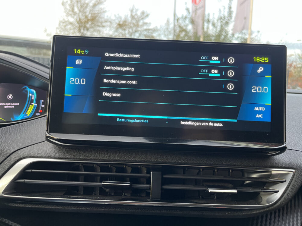 Peugeot 3008 1.6 HYbrid 225 Allure // NAVI // CAMERA // CLIMA // CRUISE // STOELVERWARMING // 19