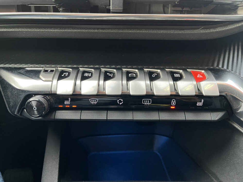 Peugeot 3008 1.6 HYbrid 225 Allure // NAVI // CAMERA // CLIMA // CRUISE // STOELVERWARMING // 22