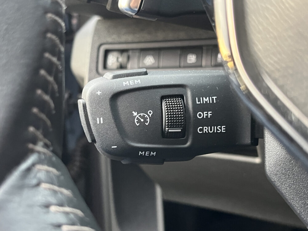 Peugeot 3008 1.6 HYbrid 225 Allure // NAVI // CAMERA // CLIMA // CRUISE // STOELVERWARMING // 26