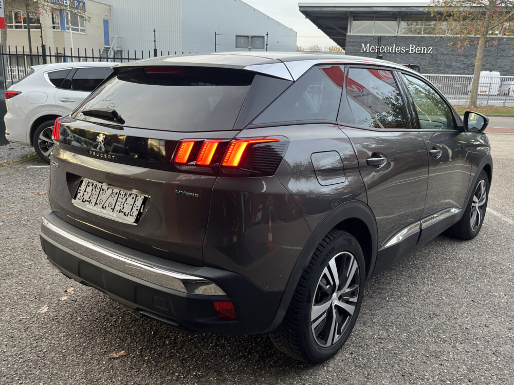 Peugeot 3008 1.6 HYbrid 225 Allure // NAVI // CAMERA // CLIMA // CRUISE // STOELVERWARMING // 4