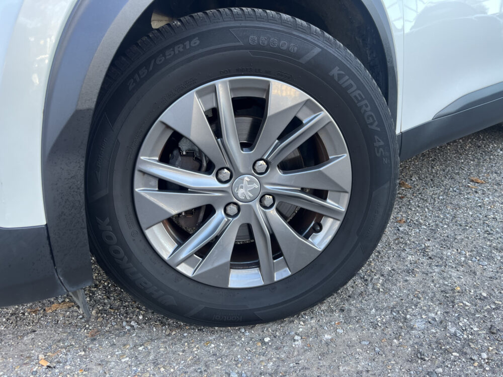 Peugeot 2008 1.2 PureTech Allure // LED // CRUISE // CAMERA+SENSOREN // APPLE CARPLAY-ANDROID AUTO // 10