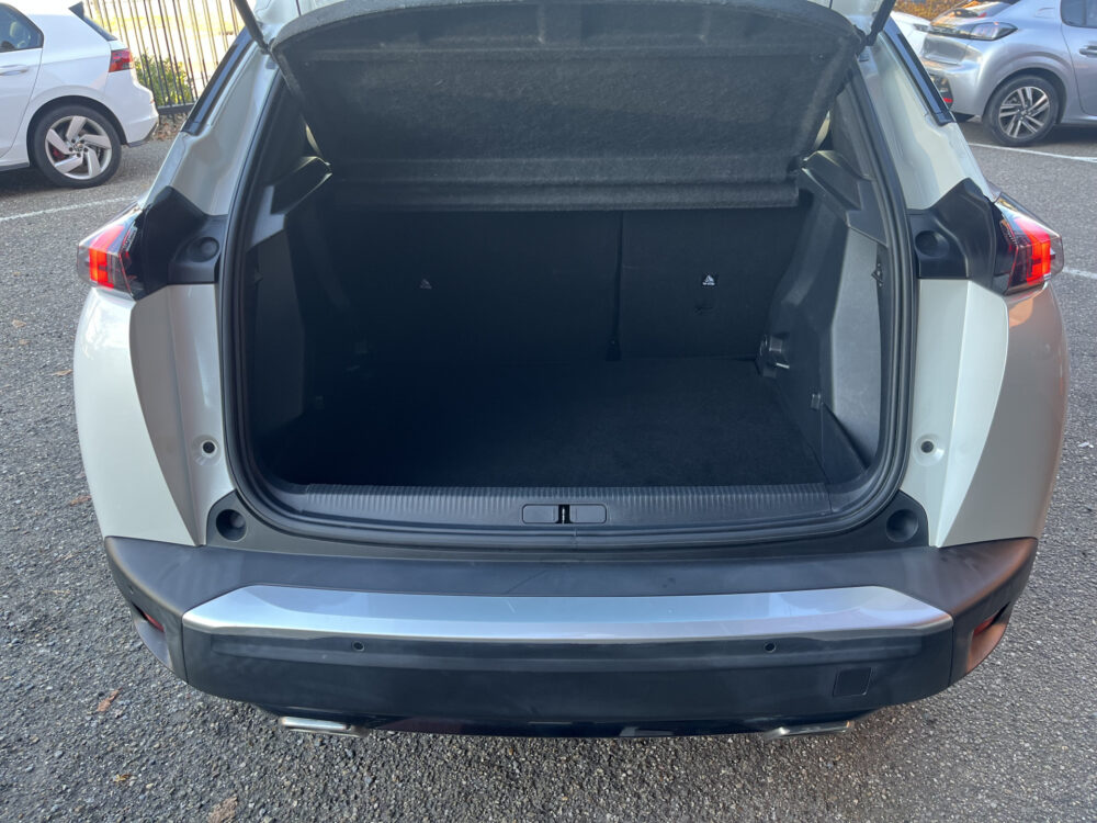 Peugeot 2008 1.2 PureTech Allure // LED // CRUISE // CAMERA+SENSOREN // APPLE CARPLAY-ANDROID AUTO // 12