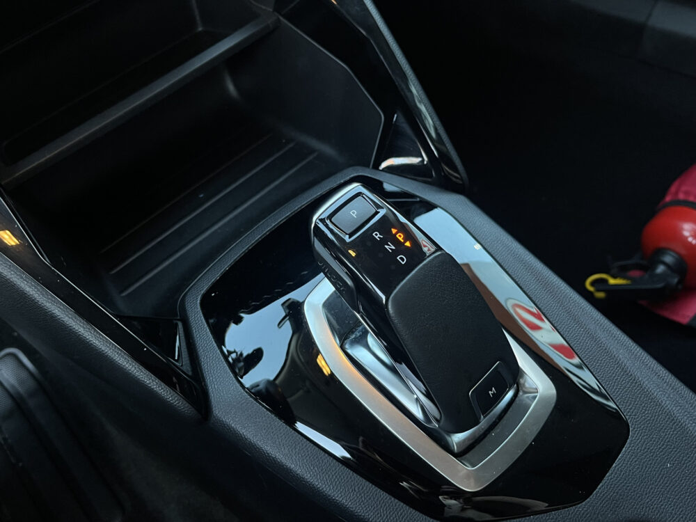 Peugeot 2008 1.2 PureTech Allure // LED // CRUISE // CAMERA+SENSOREN // APPLE CARPLAY-ANDROID AUTO // 23