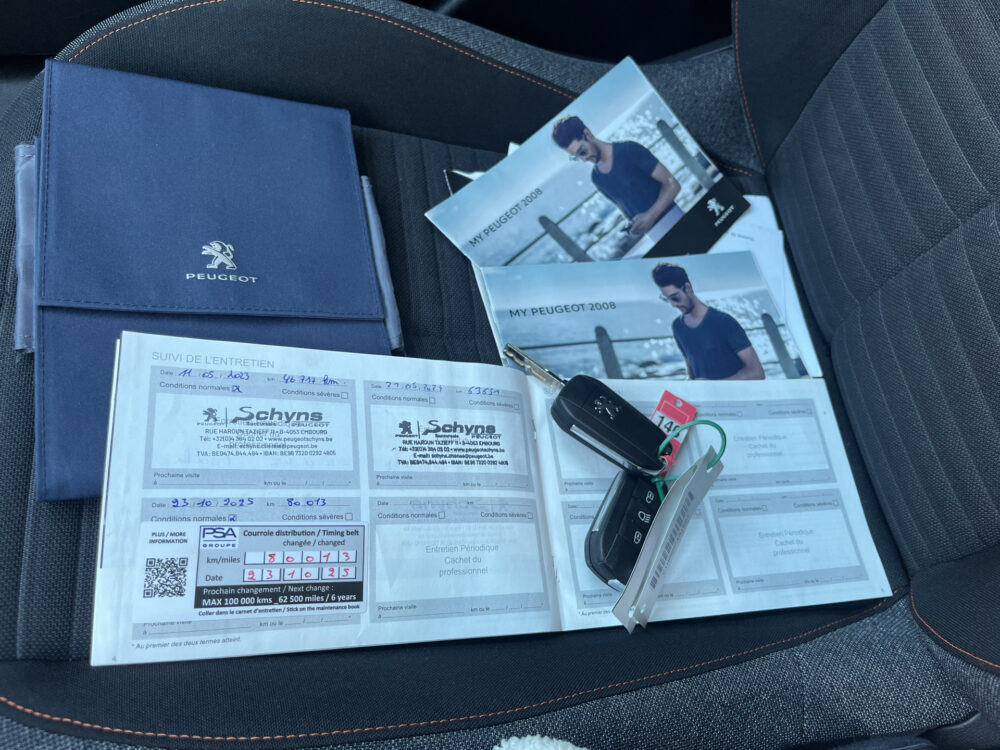 Peugeot 2008 1.2 PureTech Allure // LED // CRUISE // CAMERA+SENSOREN // APPLE CARPLAY-ANDROID AUTO // 30