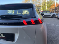 Peugeot 2008 1.2 PureTech Allure // LED // CRUISE // CAMERA+SENSOREN // APPLE CARPLAY-ANDROID AUTO // 43