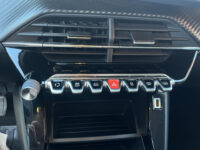 Peugeot 2008 1.2 PureTech Allure // LED // CRUISE // CAMERA+SENSOREN // APPLE CARPLAY-ANDROID AUTO // 56