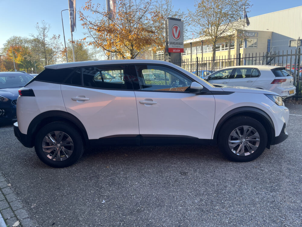 Peugeot 2008 1.2 PureTech Allure // LED // CRUISE // CAMERA+SENSOREN // APPLE CARPLAY-ANDROID AUTO // 6