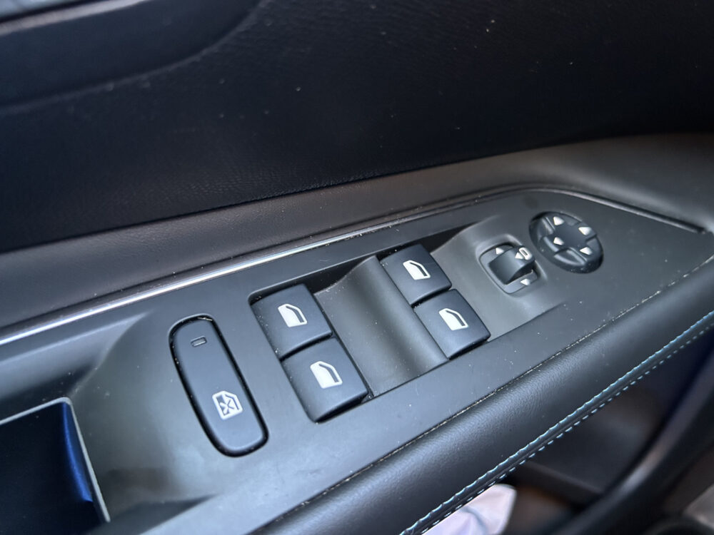 Peugeot 3008 1.2 PureTech Crossway 1e EIGENAAR!! // NAVI + CARPLAY // LED // PANO/SCHUIFKANTELDAK // CAMERA // TREKHAAK!! 25