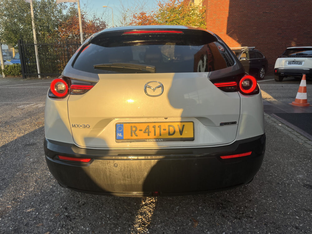Mazda MX-30 e-SkyActiv 145 First Edition 36 kWh SOH 95%!! // HEAD-UP DISPLAY // DODEHOEK // ELEK.STOEL+GEHEUGEN // ADAPT. CRUISE // FULL LED 4