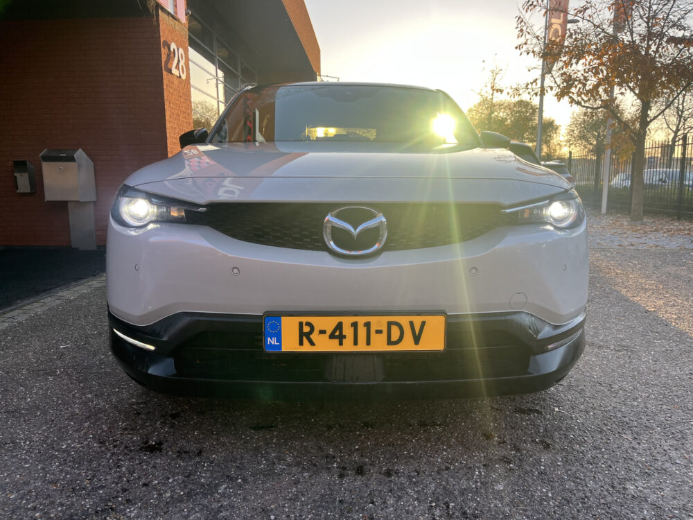 Mazda MX-30 e-SkyActiv 145 First Edition 36 kWh SOH 95%!! // HEAD-UP DISPLAY // DODEHOEK // ELEK.STOEL+GEHEUGEN // ADAPT. CRUISE // FULL LED 8