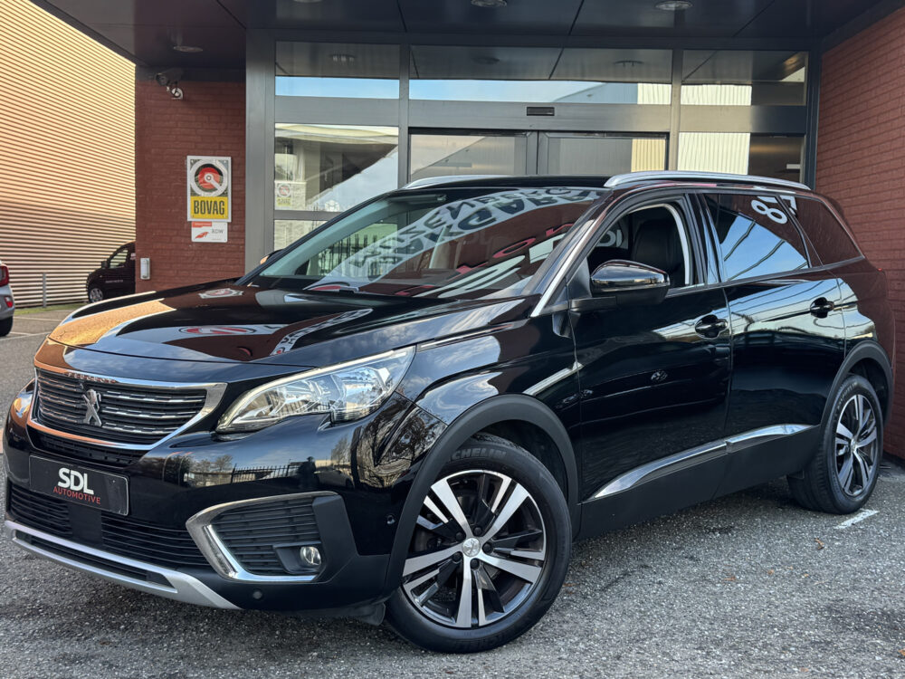 Peugeot 5008 1.2 PureTech Allure // 7 PERSOONS!! // NAVI // CAMERA // CLIMA // CRUISE // LEDER // DODENHOEK SENSOR // 1