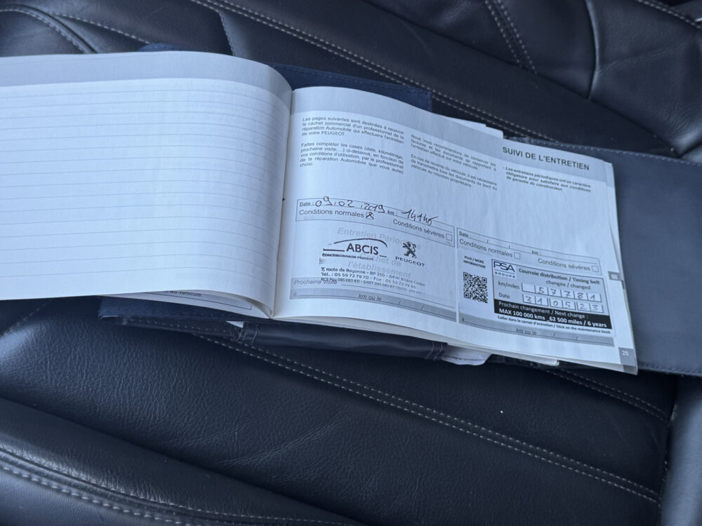 Peugeot 5008 1.2 PureTech Allure // 7 PERSOONS!! // NAVI // CAMERA // CLIMA // CRUISE // LEDER // DODENHOEK SENSOR // 30