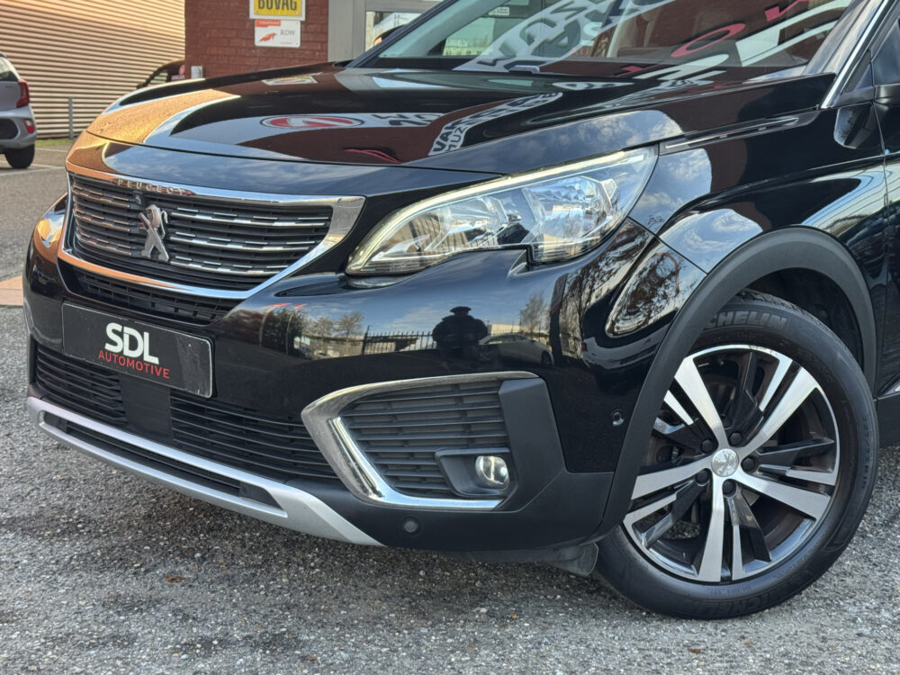 Peugeot 5008 1.2 PureTech Allure // 7 PERSOONS!! // NAVI // CAMERA // CLIMA // CRUISE // LEDER // DODENHOEK SENSOR // 5
