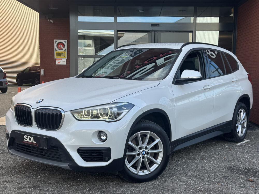 BMW X1 sDrive20i Executive // LEDEREN BEKLEDING // MEMORY SEAT // ELEK. ACHTERKLEP // NAVI // CAMERA // CRUISE // 1