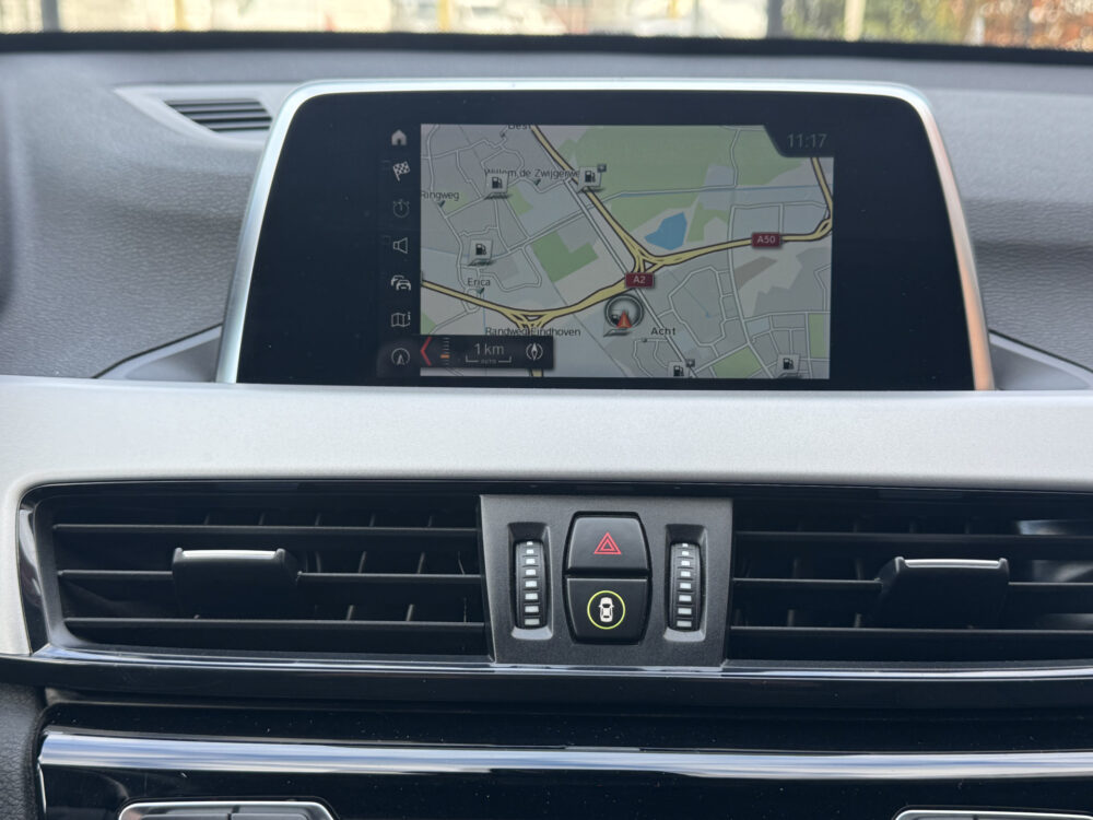 BMW X1 sDrive20i Executive // LEDEREN BEKLEDING // MEMORY SEAT // ELEK. ACHTERKLEP // NAVI // CAMERA // CRUISE // 15