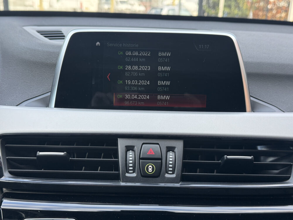 BMW X1 sDrive20i Executive // LEDEREN BEKLEDING // MEMORY SEAT // ELEK. ACHTERKLEP // NAVI // CAMERA // CRUISE // 18