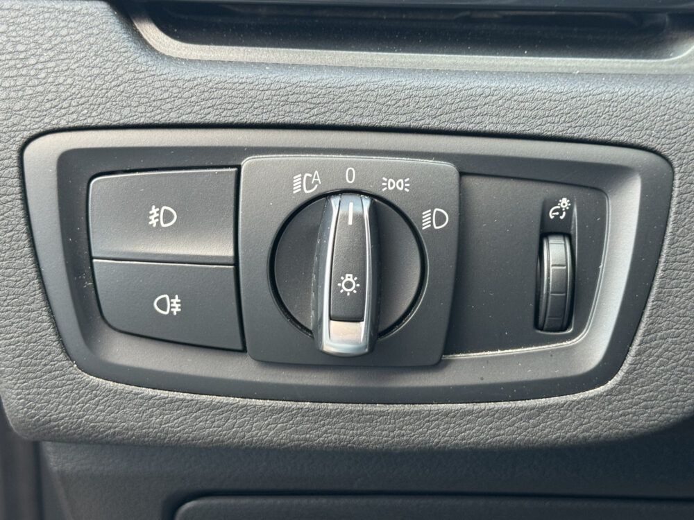 BMW X1 sDrive20i Executive // LEDEREN BEKLEDING // MEMORY SEAT // ELEK. ACHTERKLEP // NAVI // CAMERA // CRUISE // 25