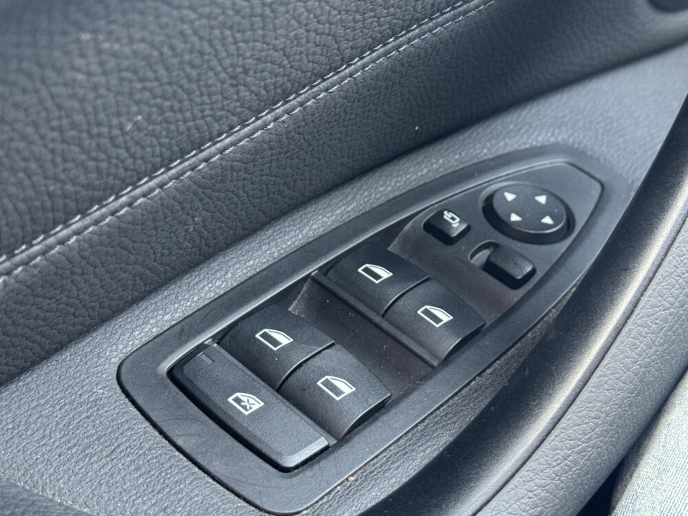 BMW X1 sDrive20i Executive // LEDEREN BEKLEDING // MEMORY SEAT // ELEK. ACHTERKLEP // NAVI // CAMERA // CRUISE // 26