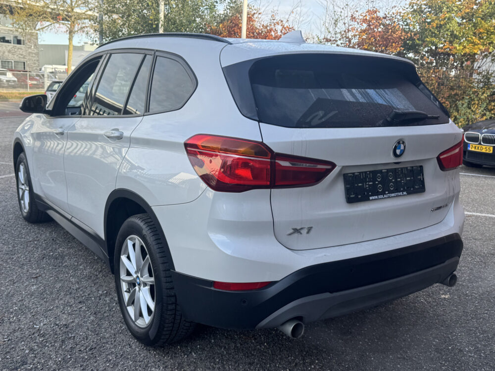 BMW X1 sDrive20i Executive // LEDEREN BEKLEDING // MEMORY SEAT // ELEK. ACHTERKLEP // NAVI // CAMERA // CRUISE // 3