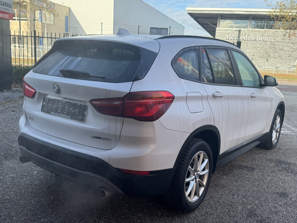 BMW X1 sDrive20i Executive // LEDEREN BEKLEDING // MEMORY SEAT // ELEK. ACHTERKLEP // NAVI // CAMERA // CRUISE // 4